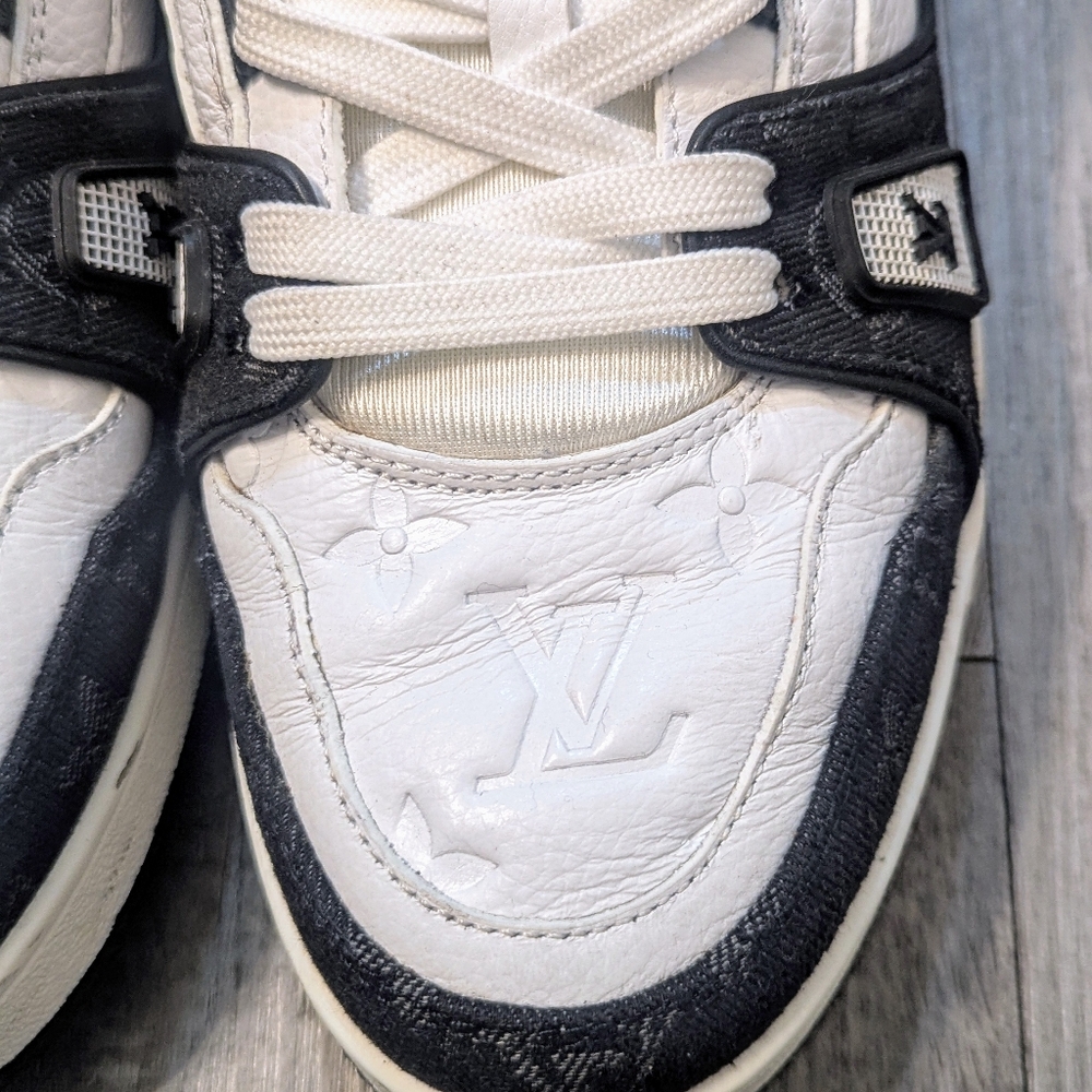 Louis Vuitton Trainers White and Black Sneakers Classic Design - Picture 9 of 10